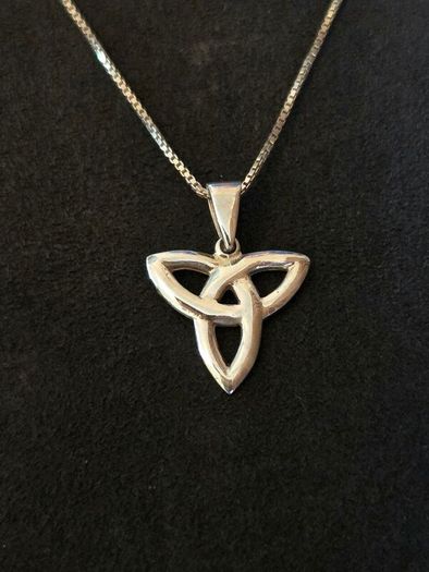 925 Sterling Silver Celtic Trinity Knot Necklace