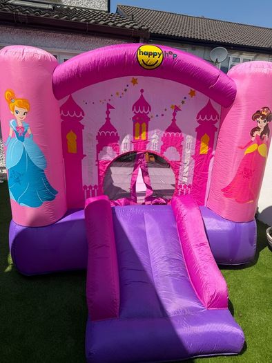 kids bouncy castle