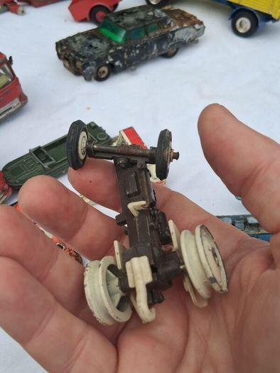 Vintage Diecast Toy Collection (Dinky,Lesney,Mecanno,Corgi) 22 Pieces