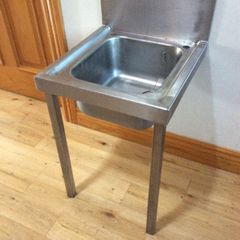 Sluice sink