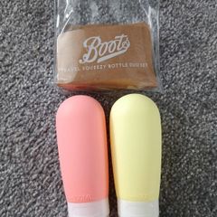 NEW.Women's travel bottle set