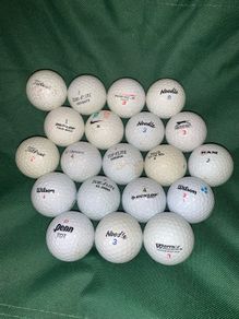 (20) White random branded golf balls