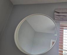 White Round Mirror