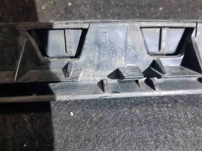 Bmw E60 E61 Left Front Wing Brecket 7066227