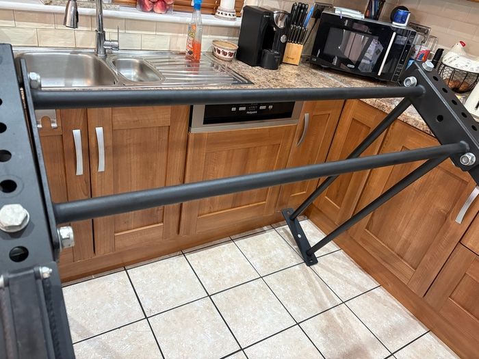 450 Kilogram Rated Heavy Gauge Steel Squat Rack + J Hooks + Heavy Duty Spotter Arms, Quality Steel!!