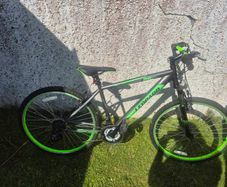 Boys Bike like new 9-11yr old