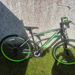 Boys Bike like new 9-11yr old