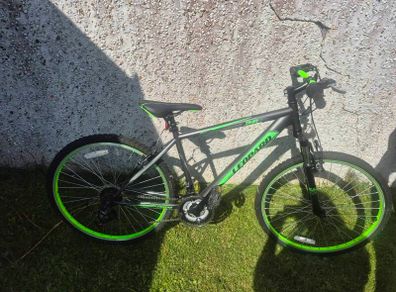 Boys Bike like new 9-11yr old