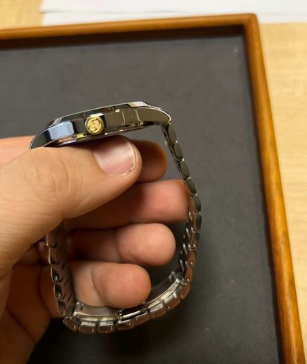 gucci g timeless watch
