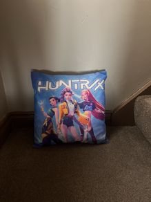 Huntrix cushion