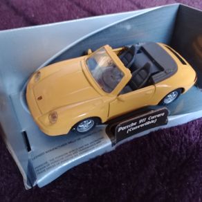 PORSCHE 911 Carrera model car