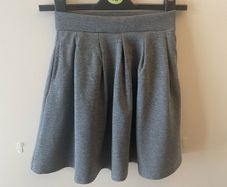 Lily & Dan grey skirt (new) age 9-10