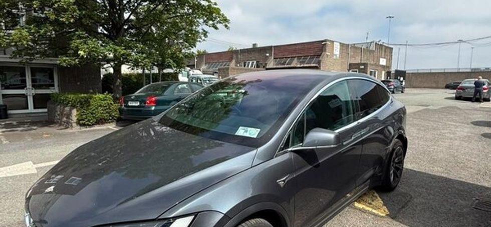 Tesla Model X 2020 - 6 Seaters