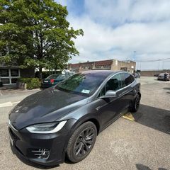 Tesla Model X 2020 - 6 Seaters