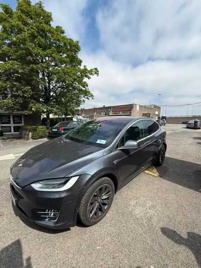 Tesla Model X 2020 - 6 Seaters