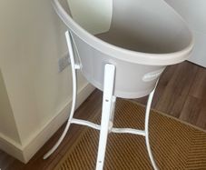 Shnuggle Baby Bath and Stand