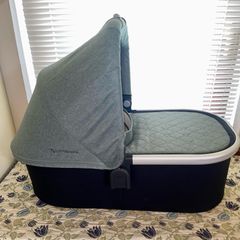 Emmet Uppababy bassinet