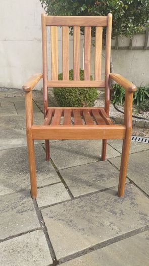 8 Solid Teak Garden Patio Chairs with Green Cushions 500euro