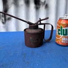 Vintage oil can