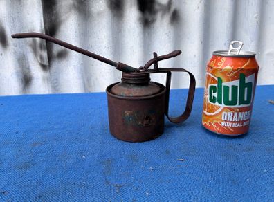 Vintage oil can