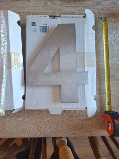 Huge house numbers, 4 & 6