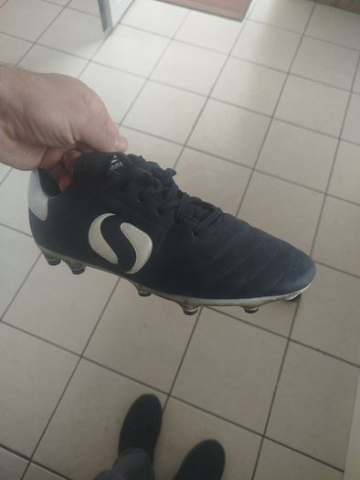 Football boots size 7