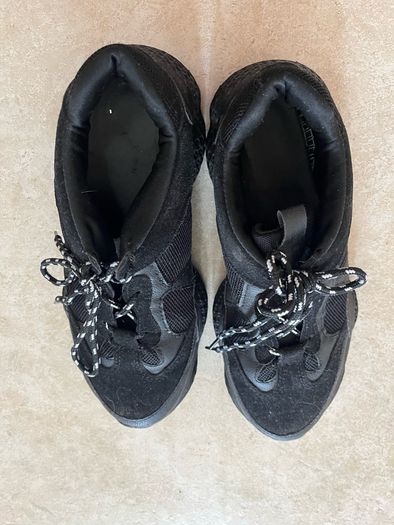 Black casual shoes