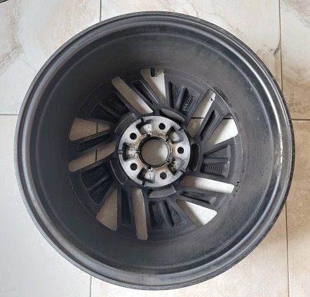 1 x Genuine Nissan Qashqai 17'' Alloy Wheel - Nationwide Delivery