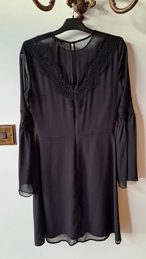 Black dress (Warehouse)