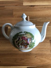 Porcelain Teapot depicting Irish Jaunting Car