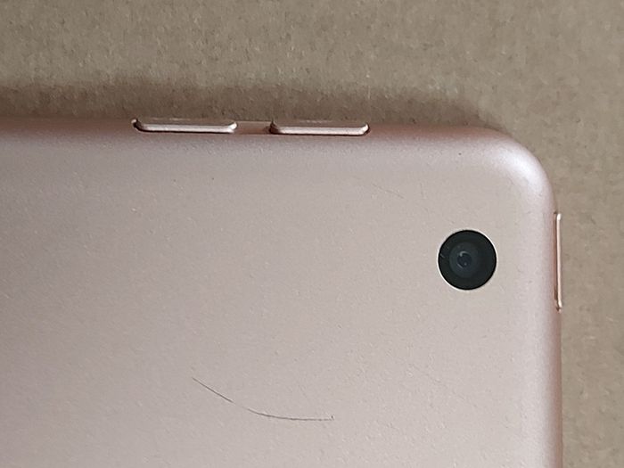 Apple Ipad 7th Generation, 32 GB, in very good cosmetic condition, Activation Locked to previous owner