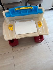 Step2 kids art activity desk with matching chair