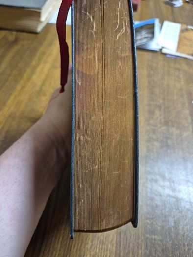 Vintage 1978 Irish An Leabhar Aidrinn an Domhnaigh. In Irish Sunday Missal.