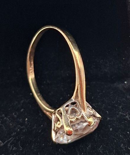 9ct yellow gold ring