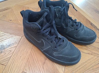 Nike Black Mid top Trainers Sneakers