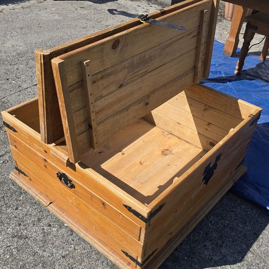 Lockable Coffee Table Chest