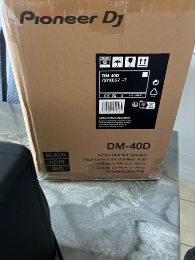 Pioneer DM-40D Active Monitor Speakers
