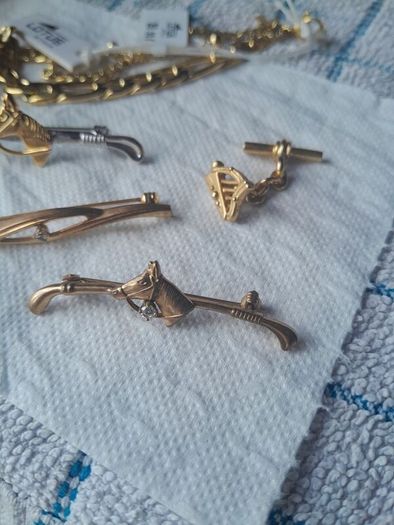 lot of jewellery