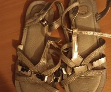 Girl's sandals, size 2