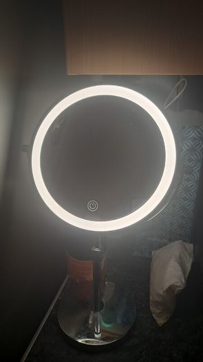 make-up mirror