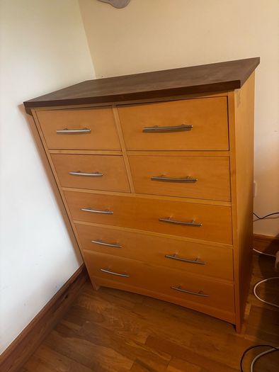 chest of drawers