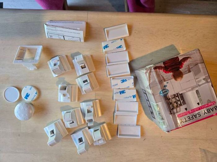 Magnetic Baby locking system