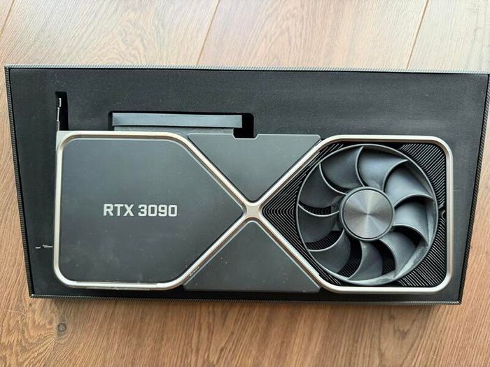 NVIDIA GeForce RTX 3090 Founders Edition 24GB - Perfect Condition!