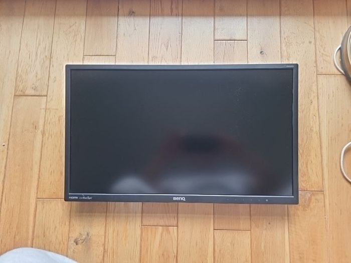 Benq 24" monitor with speakers