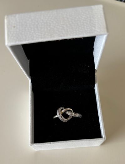 Pandora Womens Silver Crossover Sparkly Ring- Size 58 Brand New