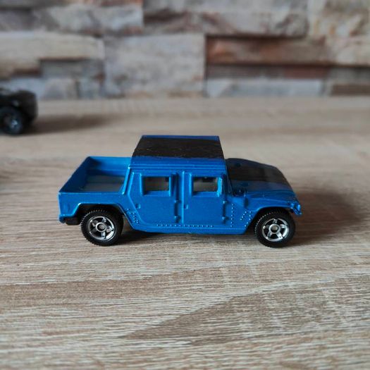 7 small toy cars