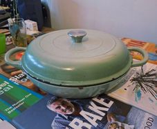 cast iron caserole dish pan