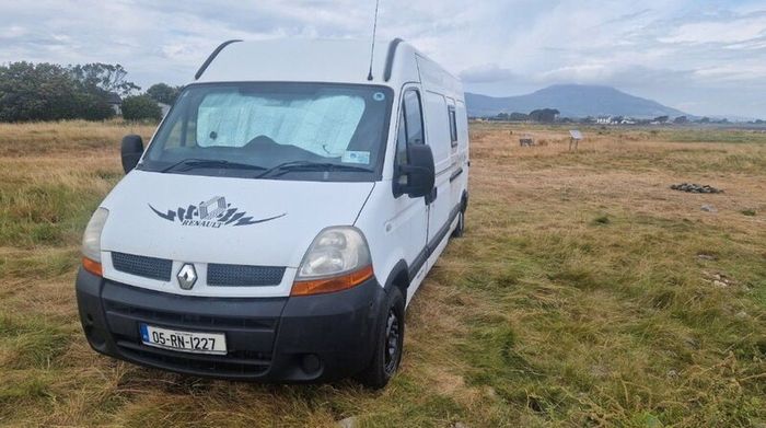 Campervan - Low mileage (2005 Renault Master 2.5)