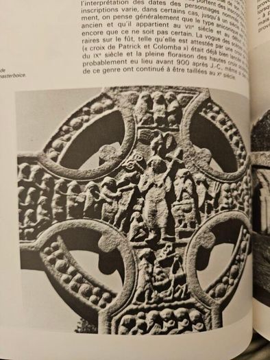TREASURES OF IRELAND. THIS book is the exhibition catalogue for Tresors d'Irlande (Treasures of Ireland) held at the Galeries nationales du Grand Palais in Paris. Large volume paperback in good condition. See photos for same.