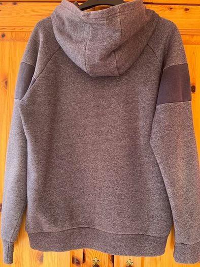 ELLESSE  hoodie sweater. Grey & Charcoal. Size small adult / labelled age 13/14 . Great Quality & In very good condition. Weighty 50% cotton